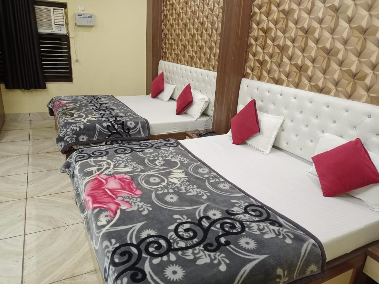 Hotel Vinayak Inn Haridwar Phòng bức ảnh